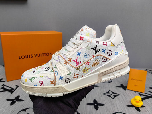 Tênis Couro Branco Detalhe Floral Colorido
