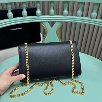 Bolsa Satchel Couro Preto com Corrente Lateral