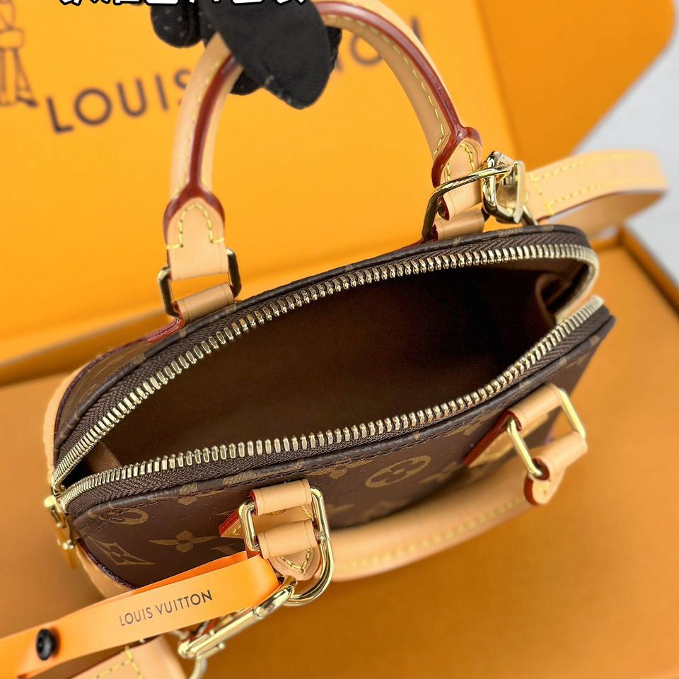 Bolsa Satchel Couro Padrão Monograma Geométrico Marrom Tamanho Nano