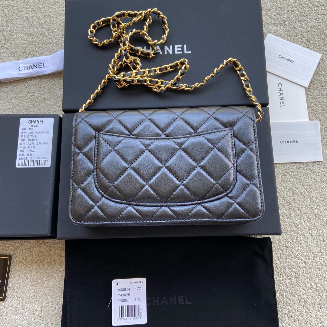Bolsa Pochete Couro Agneau Preto Placa Frontal Dupla