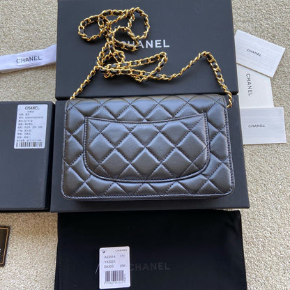 Bolsa Pochete Couro Agneau Preto Placa Frontal Dupla