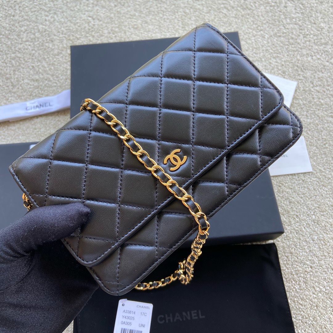 Bolsa Pochete Couro Agneau Preto Placa Frontal Dupla