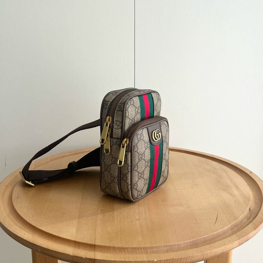Bolsa Shoulder Couro Letras Entrelaçadas