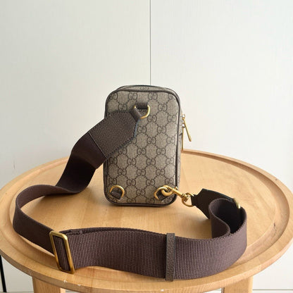 Bolsa Shoulder Couro Letras Entrelaçadas