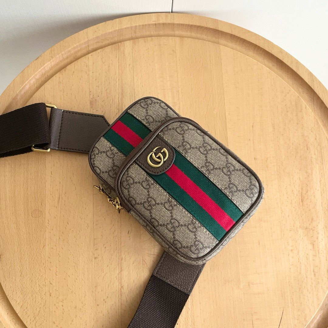 Bolsa Shoulder Couro Letras Entrelaçadas