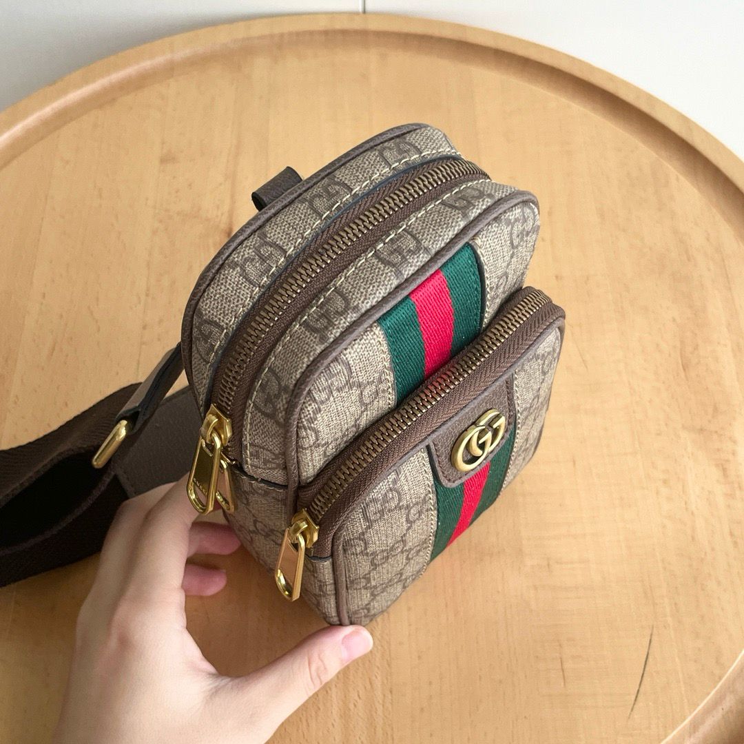 Bolsa Shoulder Couro Letras Entrelaçadas