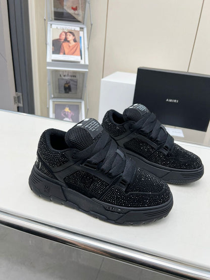 Tênis Couro Preto Detalhe Cristal