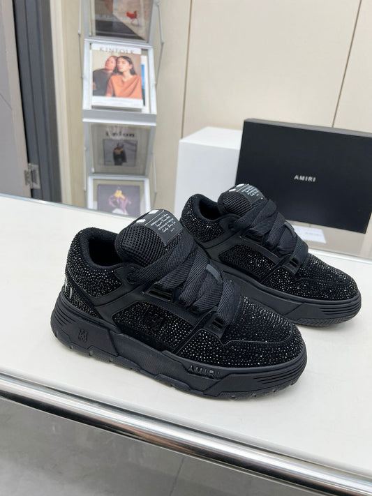 Tênis Couro Preto Detalhe Cristal