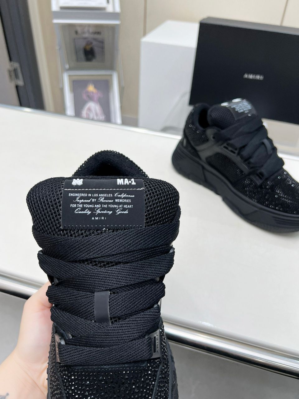 Tênis Couro Preto Detalhe Cristal