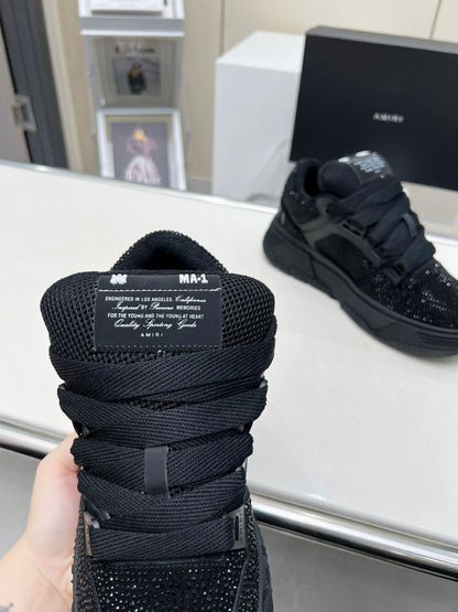 Tênis Couro Preto Detalhe Cristal