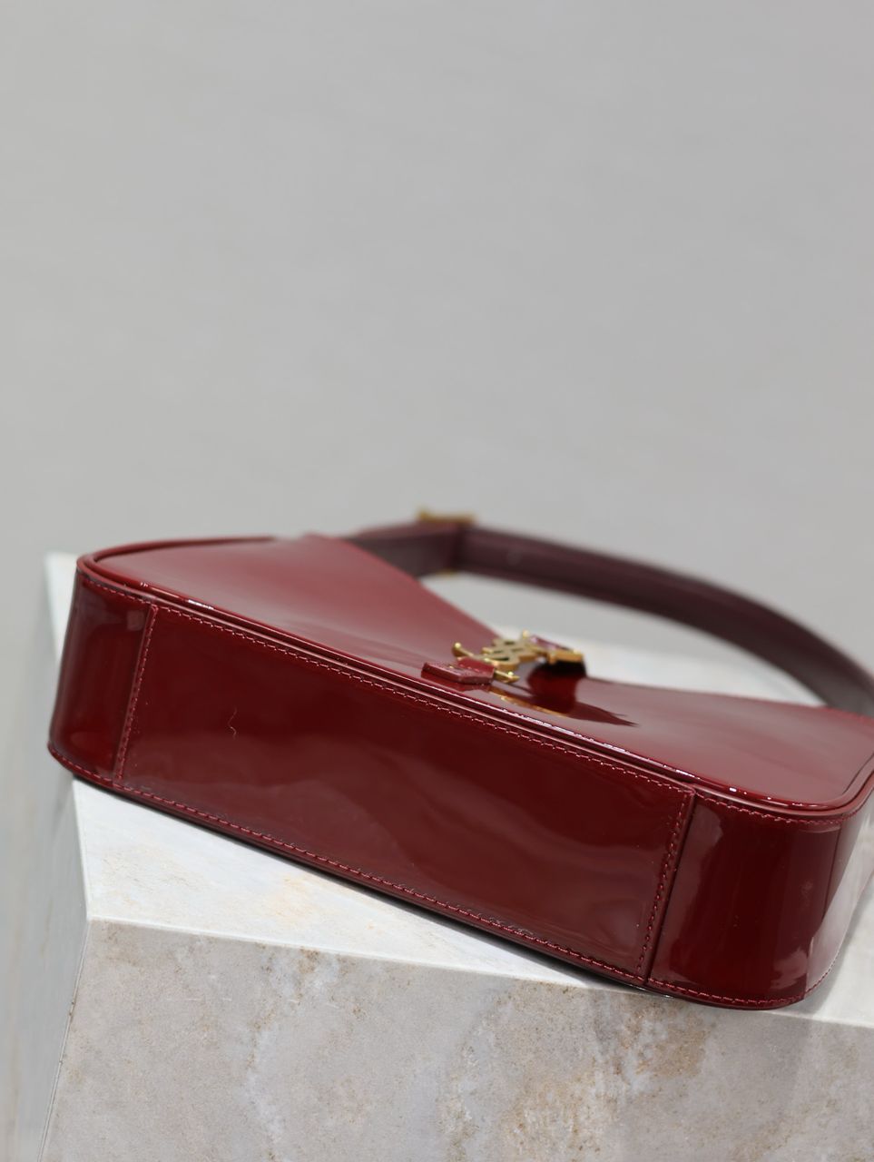 Bolsa Estruturada Couro Envernizado Vermelho Granada Tamanho Mini