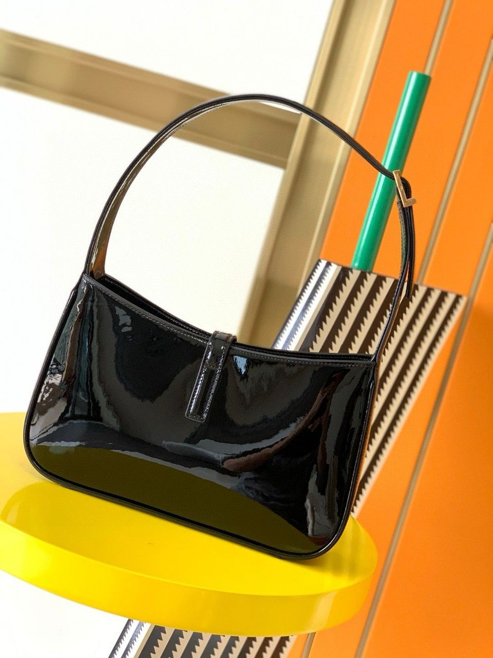 Bolsa Satchel Couro Verniz Preto Pequena