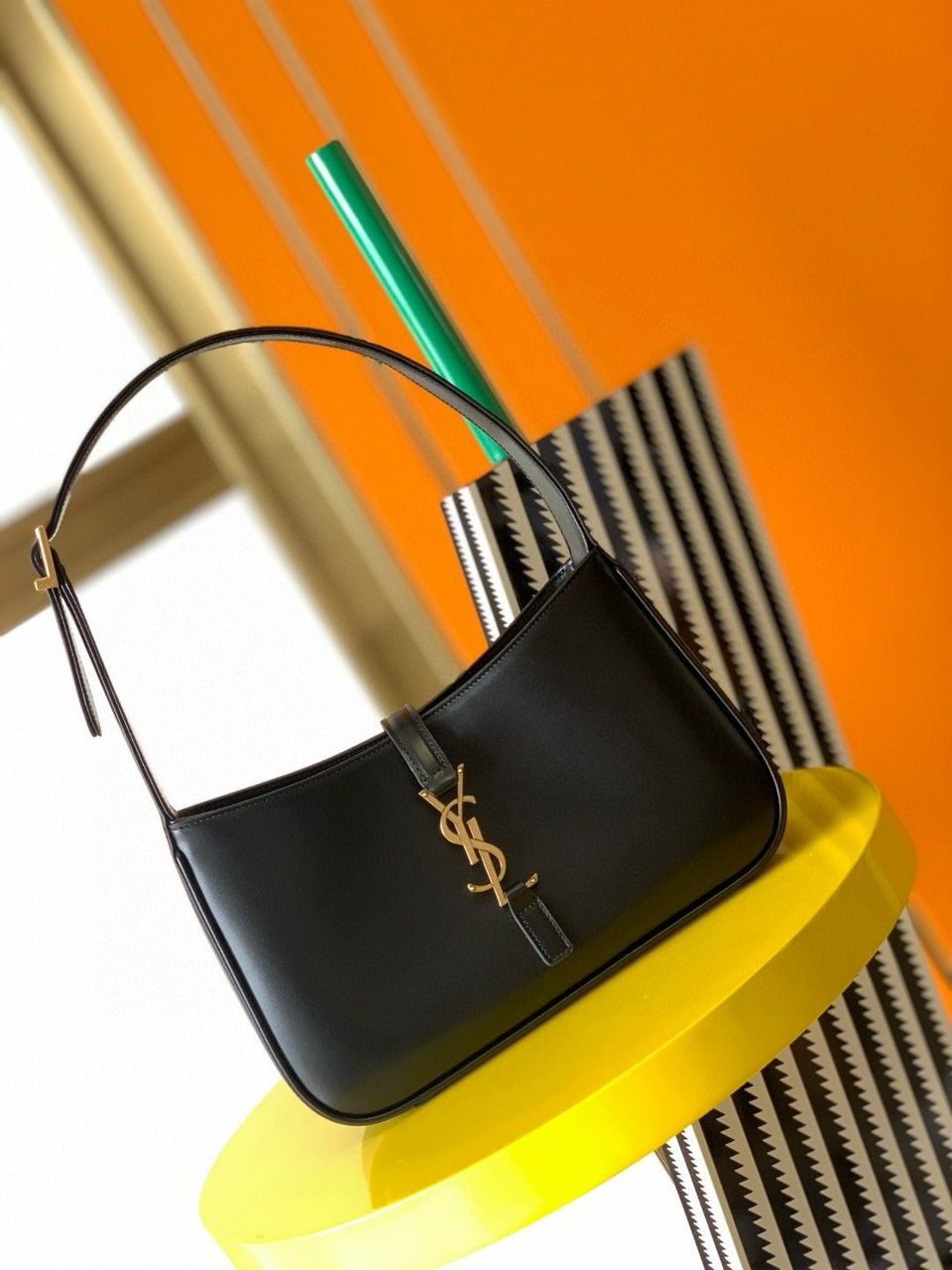 Bolsa Estruturada Couro Preto Tamanho Mini