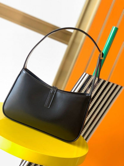 Bolsa Estruturada Couro Preto Tamanho Mini