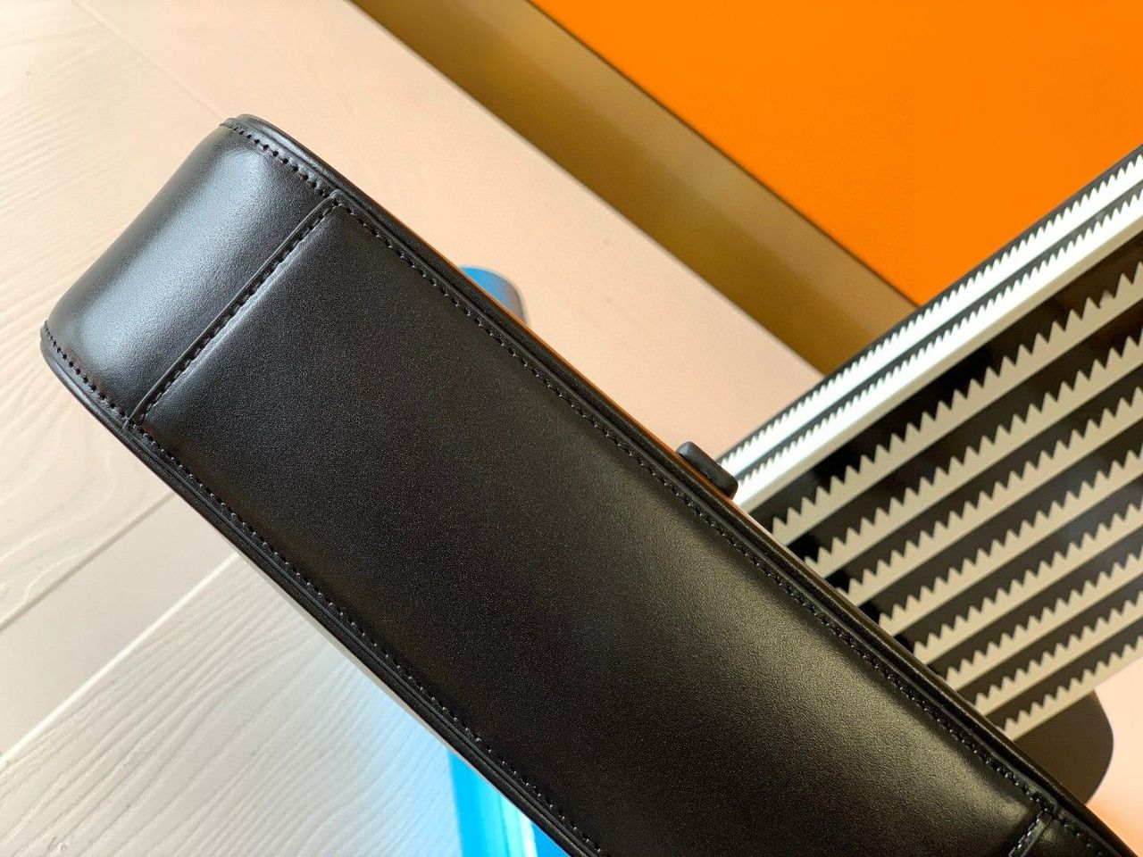 Bolsa Estruturada Couro Preto Tamanho Mini
