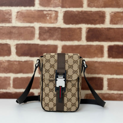 Bolsa Ombro Couro Bege e Marrom Padrão Letras Entrelaçadas Mini