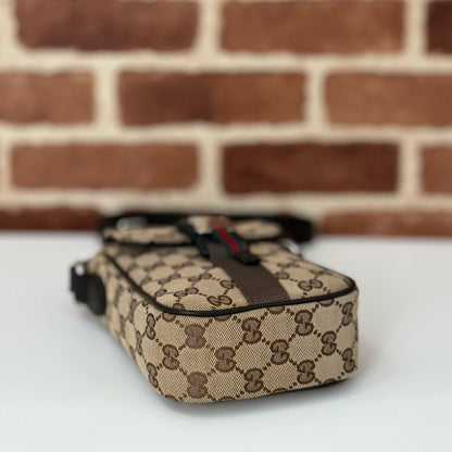 Bolsa Ombro Couro Bege e Marrom Padrão Letras Entrelaçadas Mini