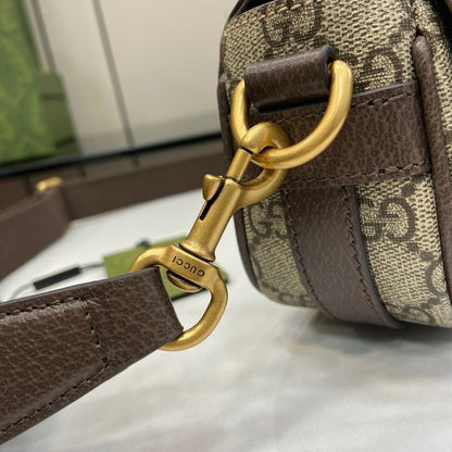 Bolsa Tiracolo Couro Padrão Letras Entrelaçadas Super Mini