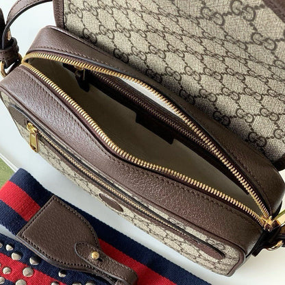 Bolsa Pequena Couro Marrom Bege Letras Entrelaçadas Small