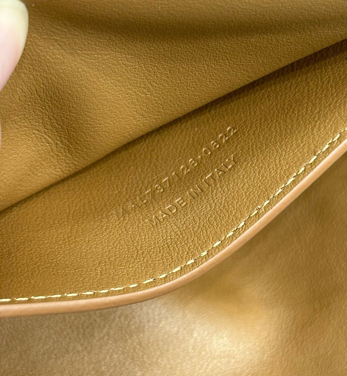 Bolsa Couro Padrão Monograma Geométrico