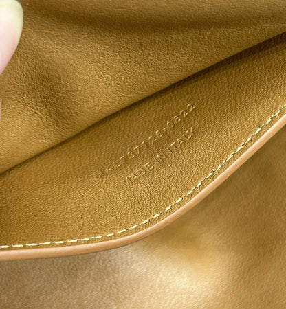 Bolsa Couro Padrão Monograma Geométrico