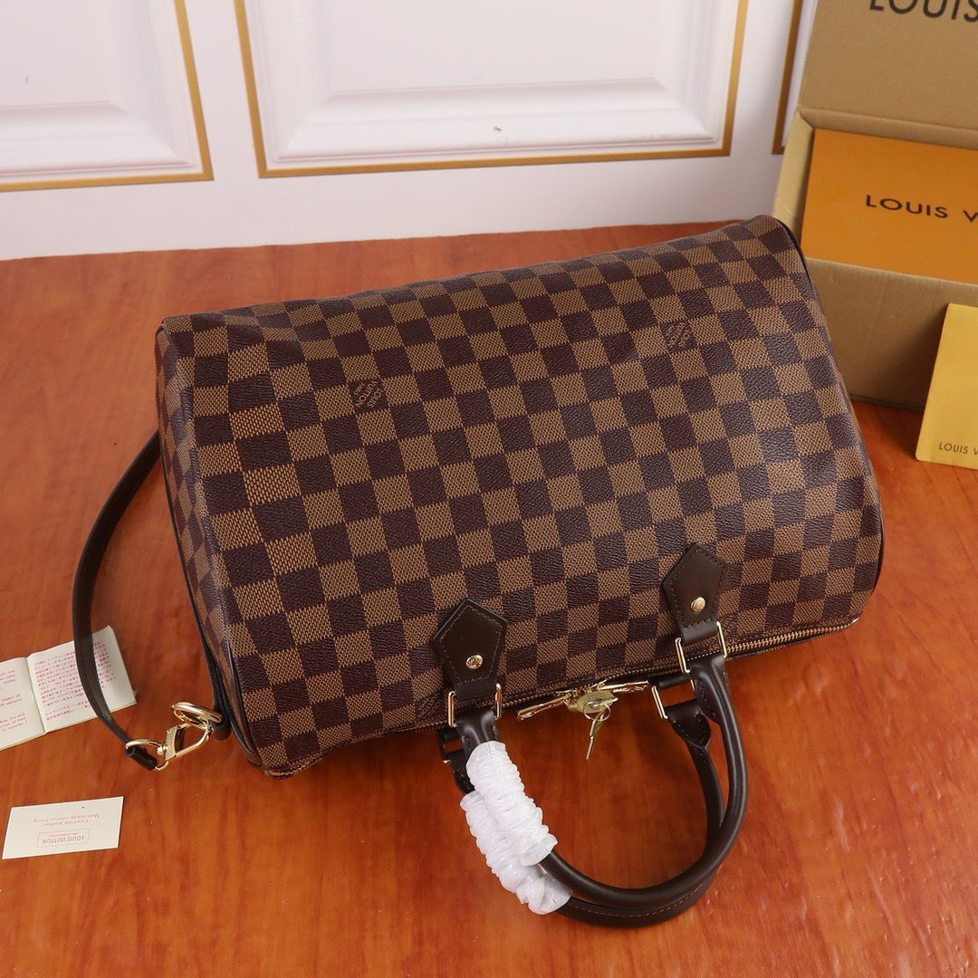Bolsa Satchel Couro Padrão Quadriculado Marrom com Alça de Ombro