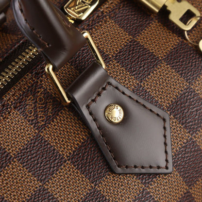 Bolsa Satchel Couro Padrão Quadriculado Marrom com Alça de Ombro