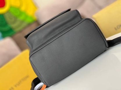 Mochila Couro Padrão Monograma Geométrico Preto