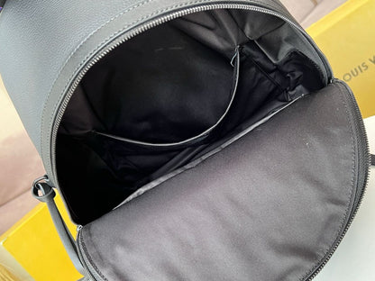 Mochila Couro Padrão Monograma Geométrico Preto
