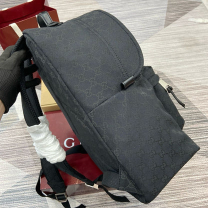 Mochila Média Couro Padrão Letras Entrelaçadas Marrom