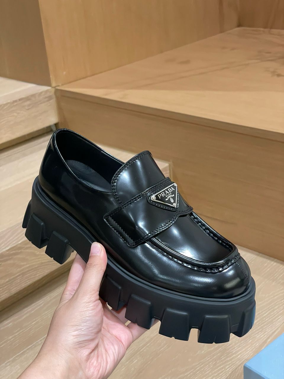 Mocassim Couro Escovado Solado Grosso Preto