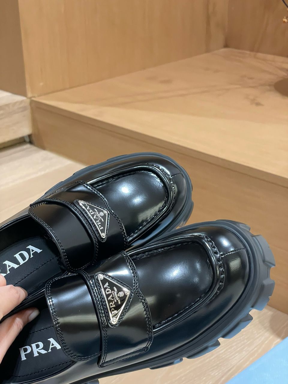 Mocassim Couro Escovado Solado Grosso Preto