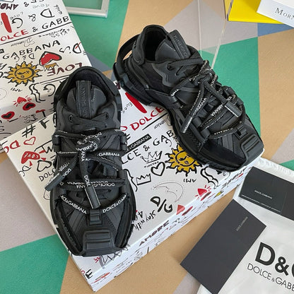 Tênis Cano Baixo Couro Preto Detalhe Espacial