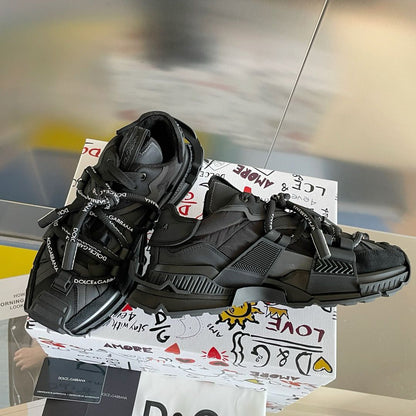 Tênis Cano Baixo Couro Preto Detalhe Espacial
