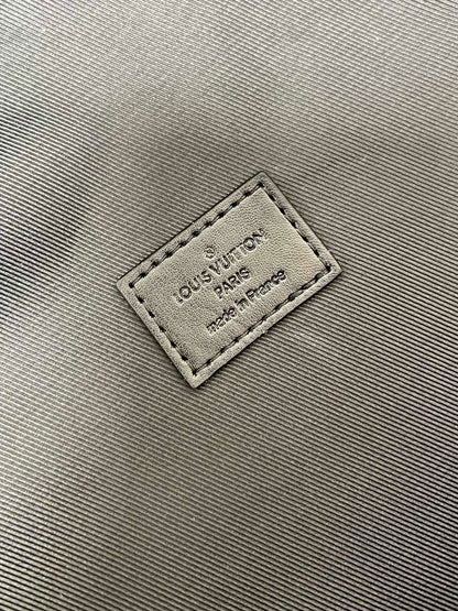 Mochila Padrão Quadriculado Cinza Chumbo