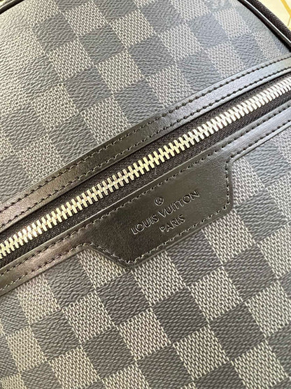 Mochila Padrão Quadriculado Cinza Chumbo