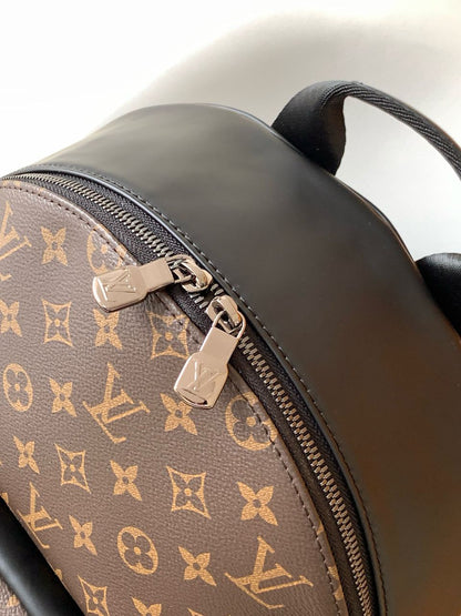 Mochila Padrão Monograma Geométrico Marrom Alças Ajustáveis
