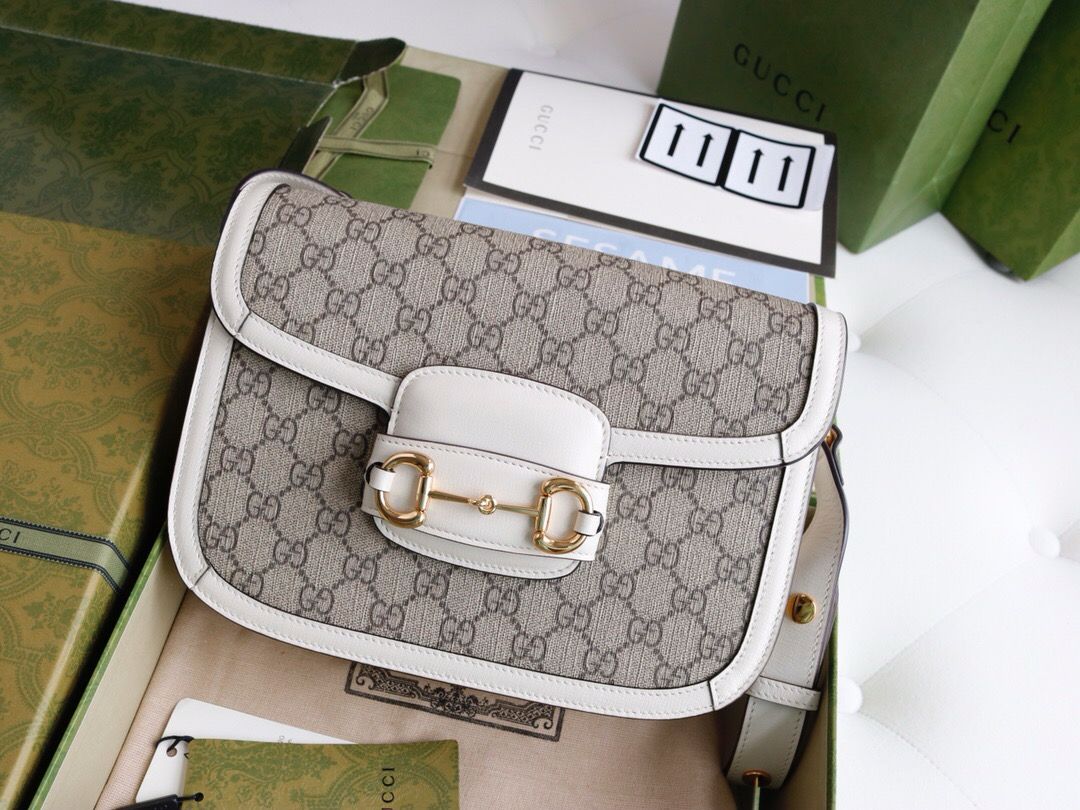Bolsa Satchel Canvas Padrão Monograma Geométrico Marrom Fecho Ferradura