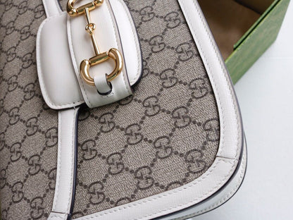 Bolsa Satchel Canvas Padrão Monograma Geométrico Marrom Fecho Ferradura