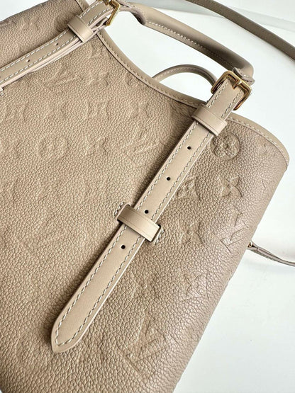 Bolsa Tote Couro Creme Padrão Monograma Geométrico