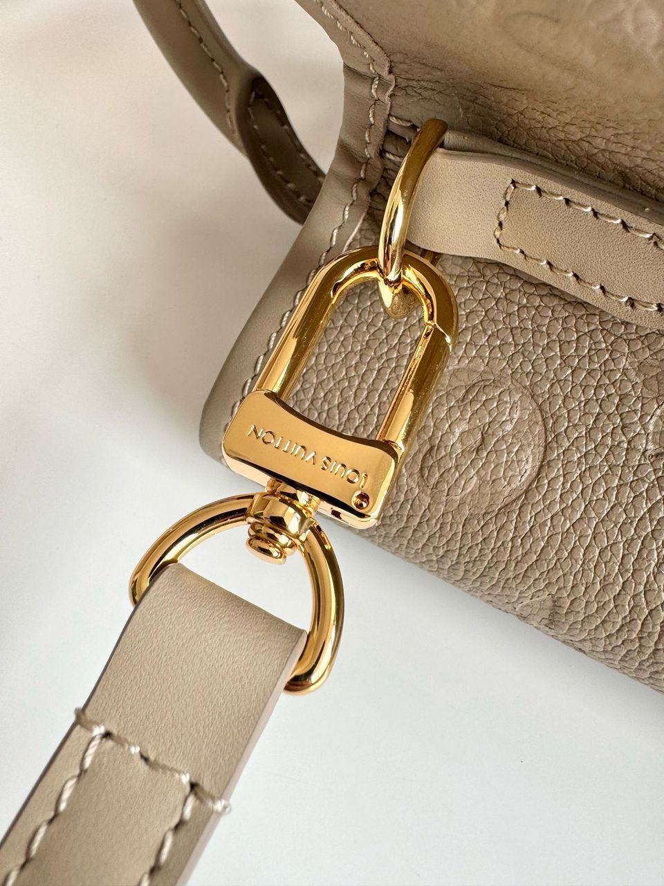 Bolsa Tote Couro Creme Padrão Monograma Geométrico