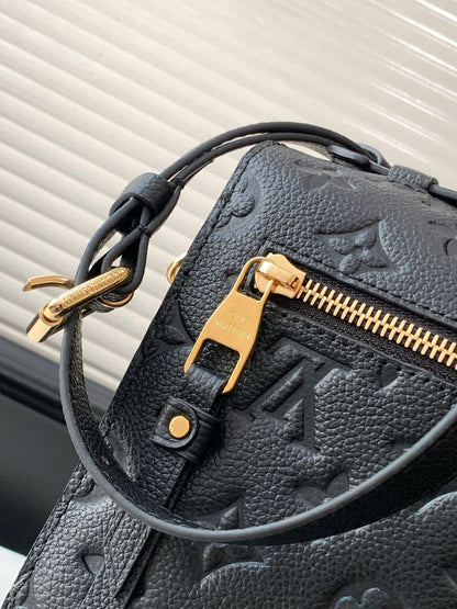Bolsa Estruturada Couro Preto Padrão Monograma Geométrico