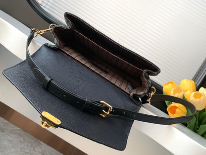 Bolsa Estruturada Couro Preto Padrão Monograma Geométrico