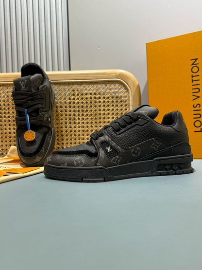 Tênis Casual Couro Preto Detalhe Lateral