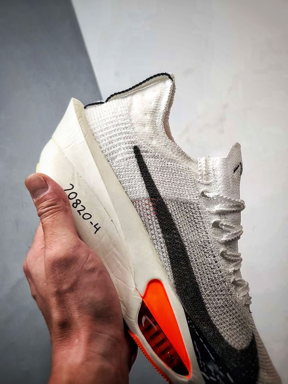 Tênis Running Malha Branco Detalhe Preto e Laranja