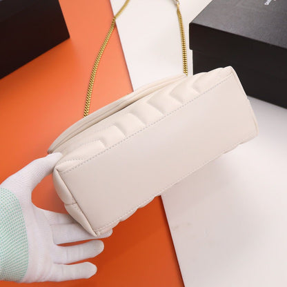 Bolsa Satchel Couro Branco Corrente Dourada