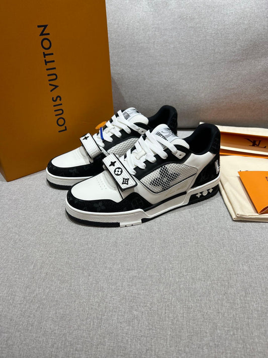 Tênis Couro Denim Padrão Monograma Geométrico Preto Branco com Velcro