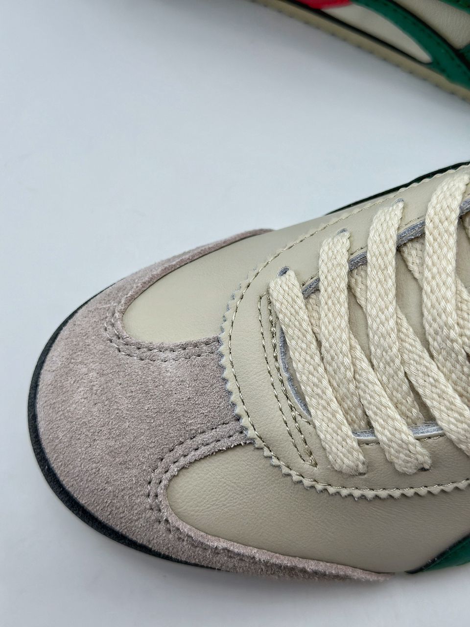 Tênis Retro Couro Branco Listra Lateral