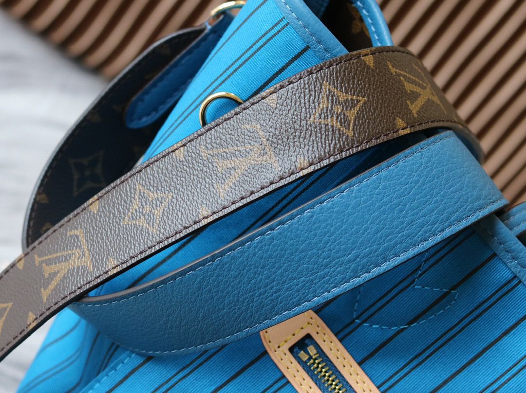 Bolsa Tote Couro Padrão Monograma Geométrico Azul Gaston com Alça Ajustável