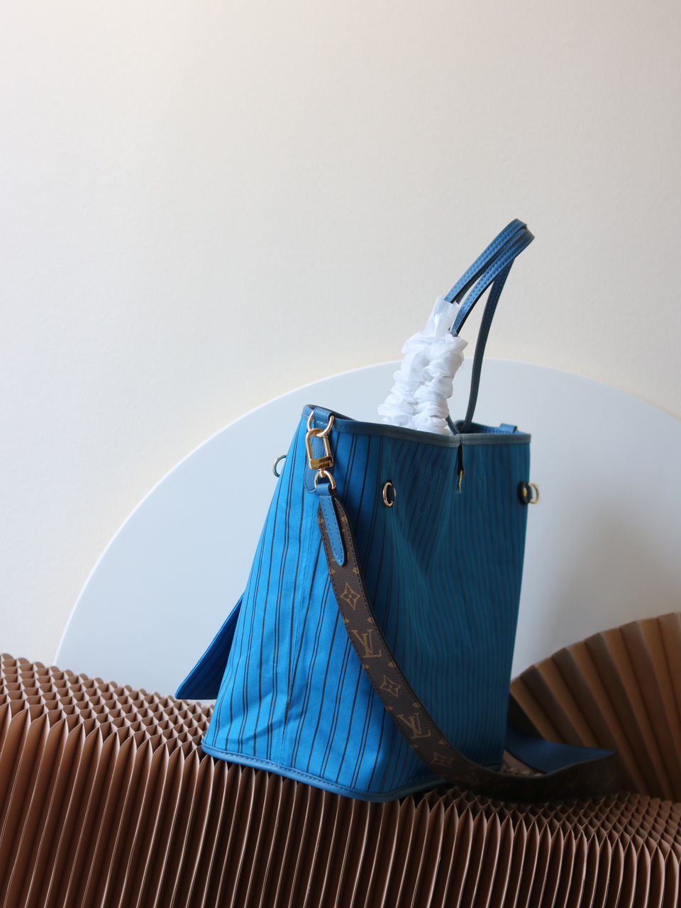 Bolsa Tote Couro Padrão Monograma Geométrico Azul Gaston com Alça Ajustável